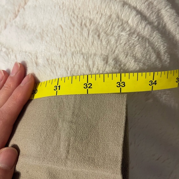 Old Navy Women's Tan Skinny Pants - Picture 5 of 7